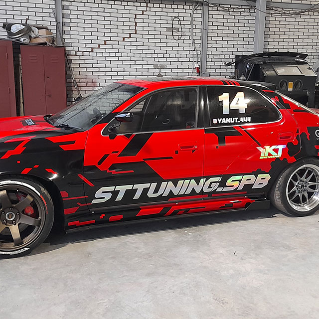 Геометрический винил на седане — ST Tuning